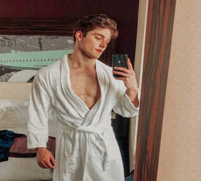 ▸Froy Gutlerrez ▌ is here too. - She stole my heart and fcked it up