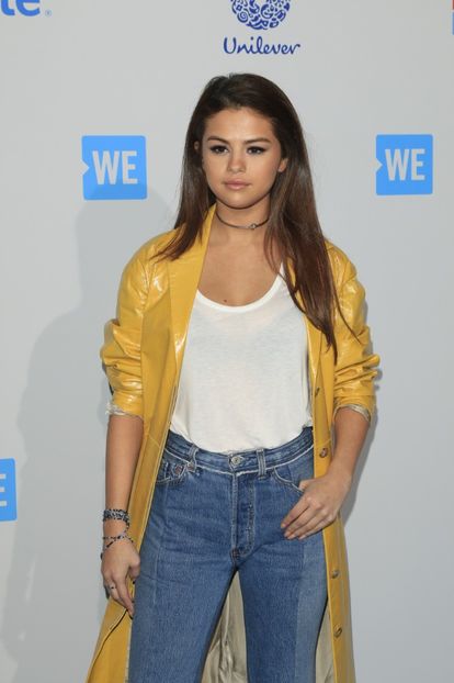  - SELENA GOMEZ LA WE DAY CALIFORNIA BLUE CARPET
