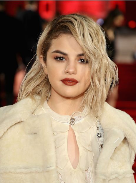  - SELENA GOMEZ LA BRITISH FASHION AWARDS EM LONDRES