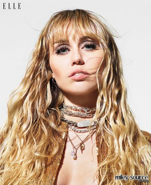  - MILEY CYRUS PHOTOSHOOTS 1