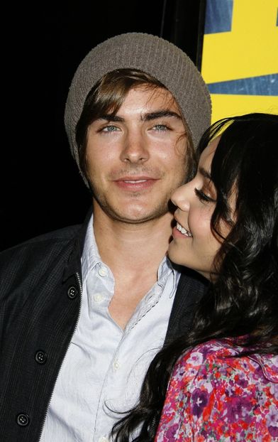  - VANESSA HUDGENS SI ZAC EFRON