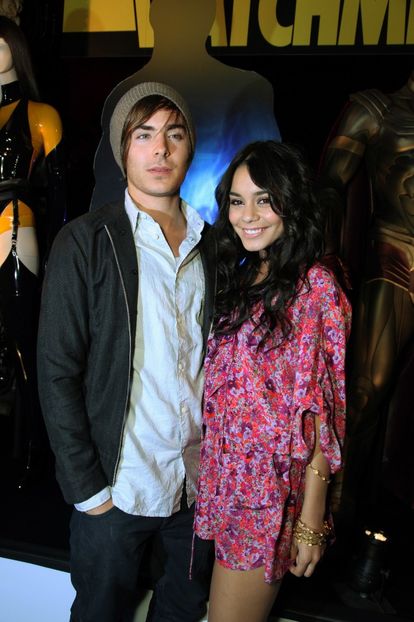  - VANESSA HUDGENS SI ZAC EFRON