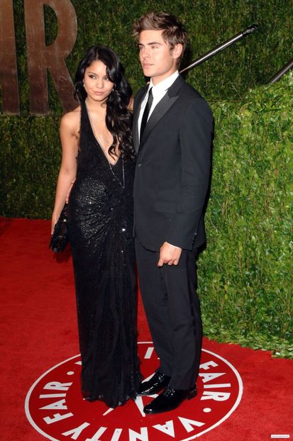  - VANESSA HUDGENS SI ZAC EFRON