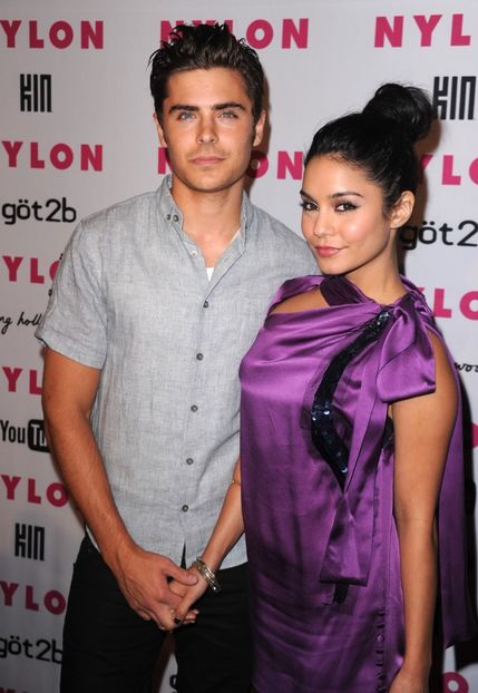  - VANESSA HUDGENS SI ZAC EFRON