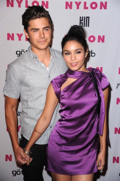  - VANESSA HUDGENS SI ZAC EFRON