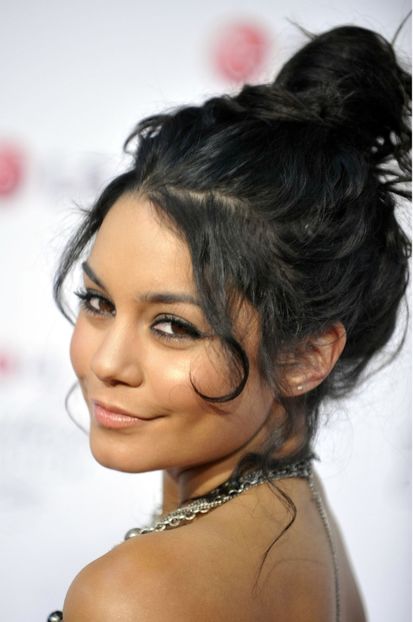  - Vanessa Hudgens attends la Night of Fashion and Technology with LG Mobile Phones in West Hollywood