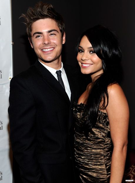  - VANESSA HUDGENS SI ZAC EFRON