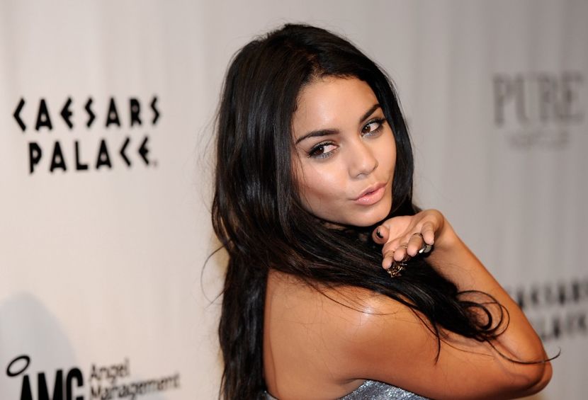  - Vanessa Hudgens la attends the Charlie St Cloud premiere in Los Angeles