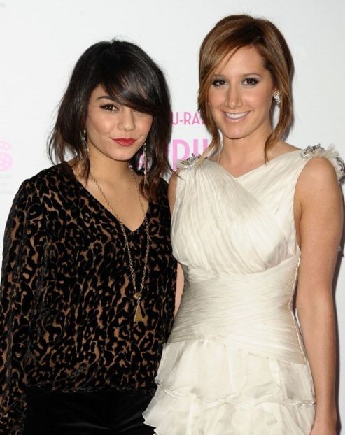  - VANESSA HUDGENS SI ASHLEY TISDALE