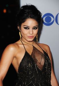  - Vanessa Hudgens la attends the 2012 People s Choice Awards in Los Angeles