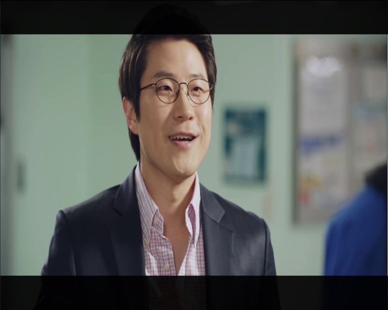 ― Te poți gândi o perioadă, dar nu prea lungă.　 ▌Arată spre cartea de vizită. ▌ - Episode 06