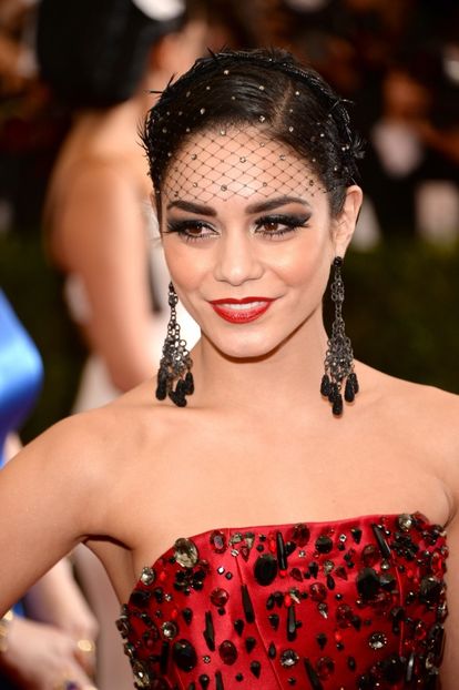 image118 - VANESSA HUDGENS LA CHINA THROUGH THE LOOKING GLASS