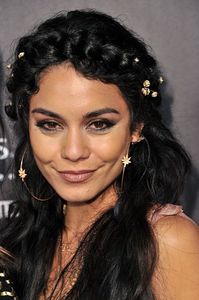 image21 - VANESSA HUDGENS LA MTV VIDEO MUSIC AWARDS IN LOS ANGELES 2015