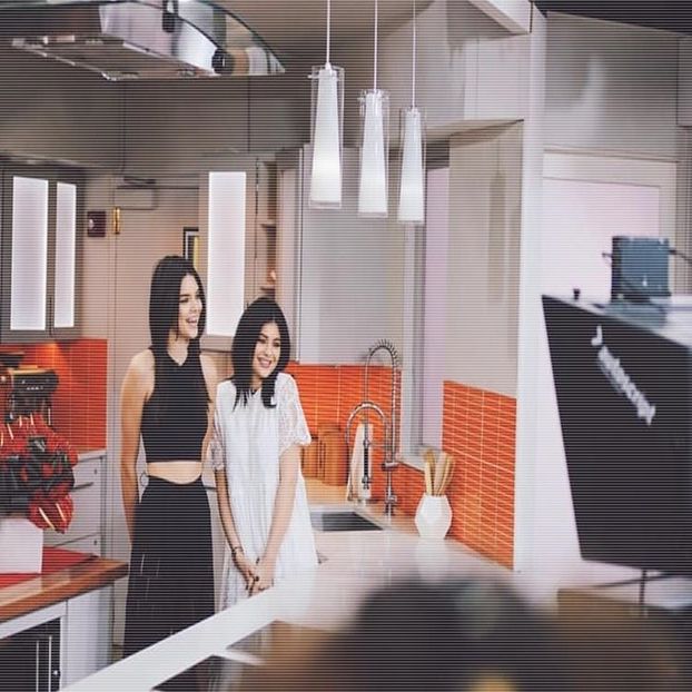 - Observând faptul că nu era nimeni, oftez și mă îndrept spre bucătărie pentru a-mi lua - Episode01 I beauty is an attitude