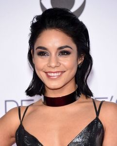  - VANESSA HUDGENS LA PEOPLE CHOICE AWARDS IN LOS ANGELES