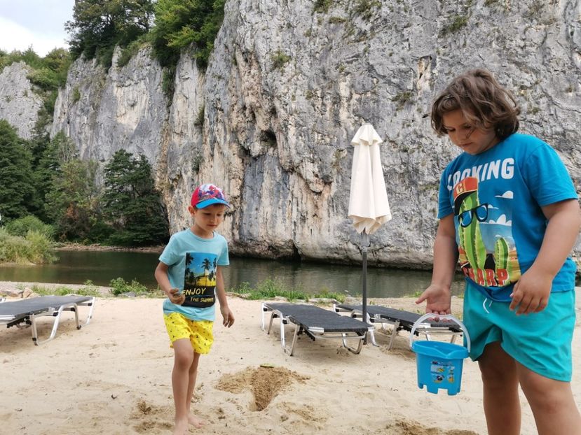 moni1 - 2020 SUNCUIUS 3 aug-5 aug baie în Crișul Repede