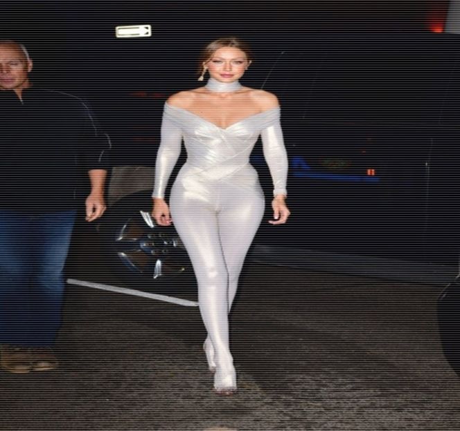 —  Dat fiind că, dacă era în locul acesteia, probabil că şi ea s-ar fi comportat la fel. Aşadar, - 18 Might hit her address tonight