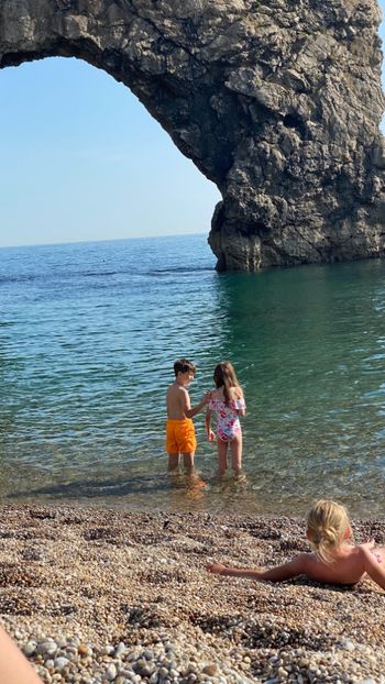 17EE86C5-0EFB-4063-8EFD-9313D2F42B13 - Poze