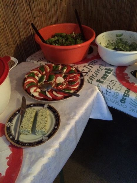 Salata de mozzarella cu rosii - 10 Grătar