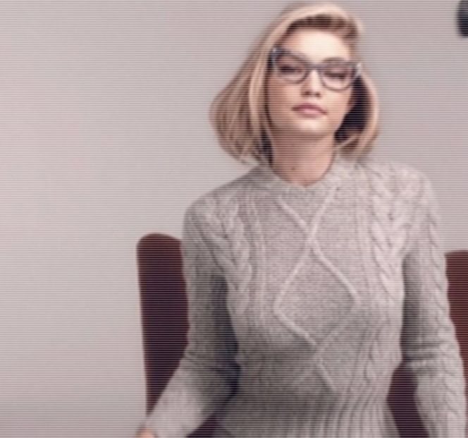 —  Stomacul parcă i se strânge uşor în clipa în care resimte respiraţia lui fierbinte lovindu-i - 19 Pull them panties to the side!