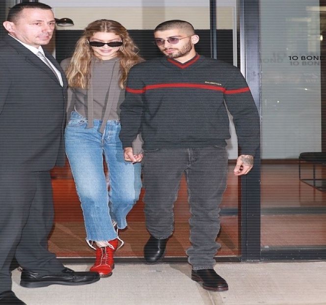 — Intenționat îi scapă chiar după o precedentă împingere în aceeași manieră, înainte de a-i - 19 Pull them panties to the side!