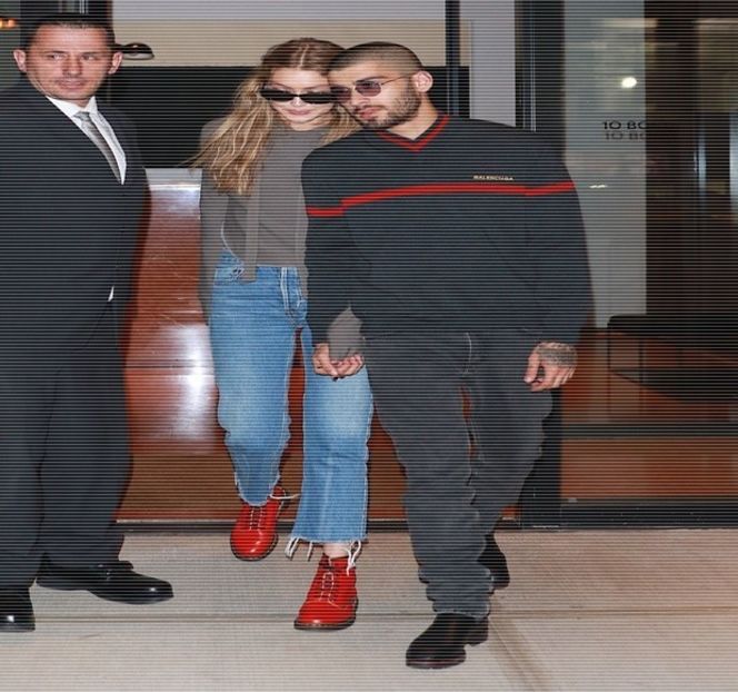 — Totală abstracție de timpul care încă se scurgea, alegând s-o tachineze, zona lui intimă - 19 Pull them panties to the side!