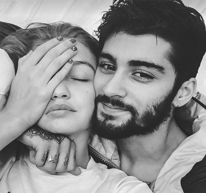 ━ Sunet care, treptat, se transformă în gemete, precum şi sunete prin care blondina îşi - 19 Pull them panties to the side!