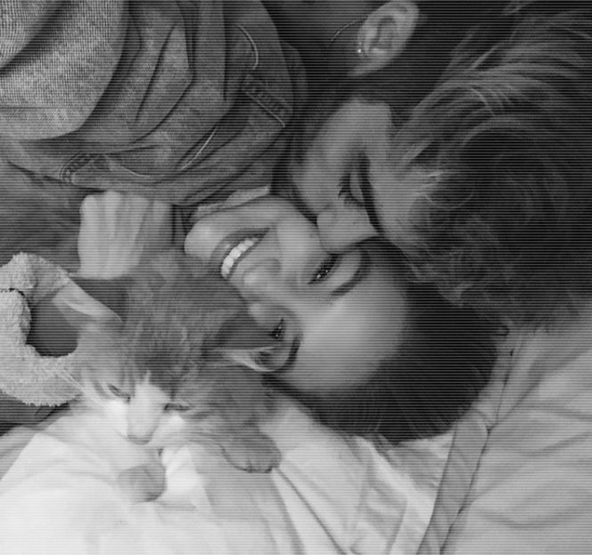 ━ Gemetelor ei continue, sărutul cu este tocmai unul ca la carte, însă instinctiv, forţează - 19 Pull them panties to the side!