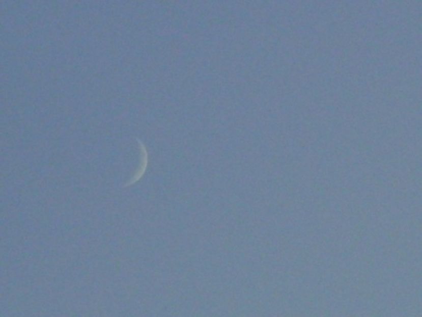 Luna noua in Balanta - Luna - Soarele si norii - 2