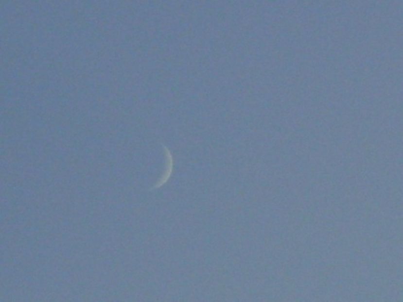 Luna noua in Balanta - Luna - Soarele si norii - 2