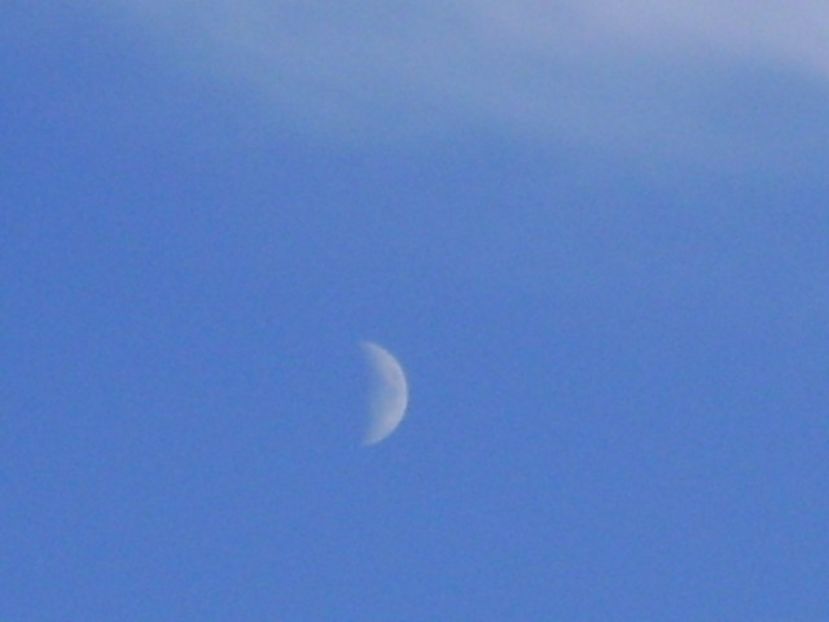 Luna in crestere in Fecioara - Luna - Soarele si norii - 2