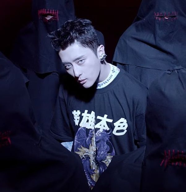  - k - KARD _ being extra