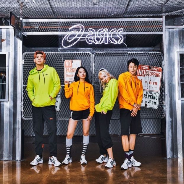  - k - KARD _ being extra