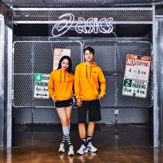  - k - KARD _ being extra