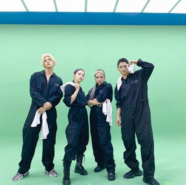  - k - KARD _ being extra