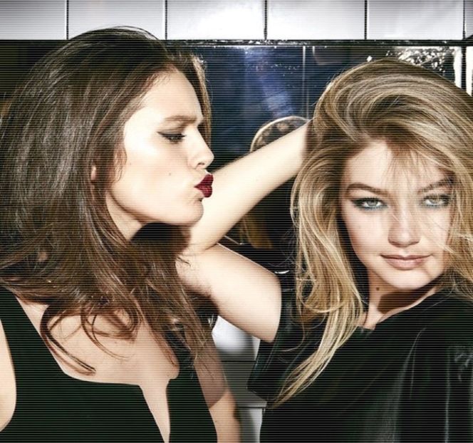 ━ Ce termină. În acea clipă, diverse scenarii îi circulă prin faţa ochilor, rămânând de una - 19 Pull them panties to the side!