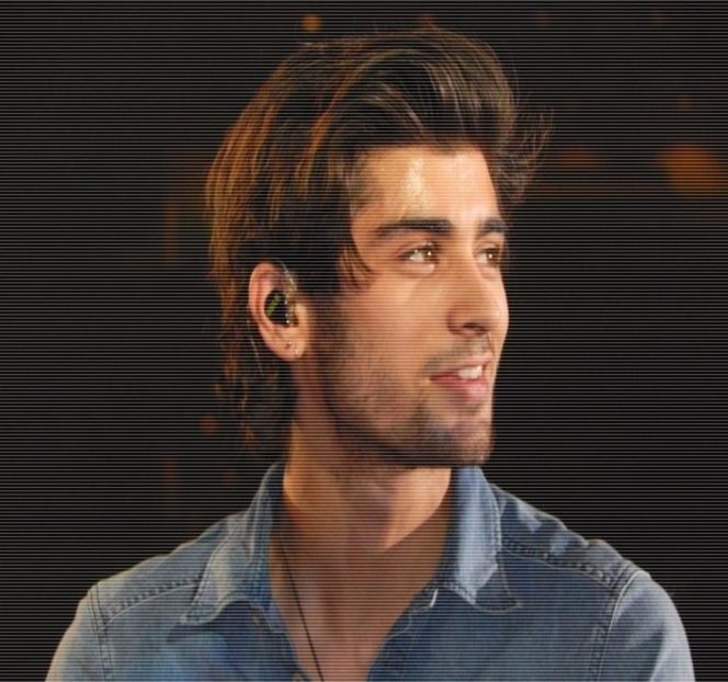 — Secundele pe parcursul în care aceasta vorbeşte prin tragerea materialului lărguţ peste - 19 Pull them panties to the side!