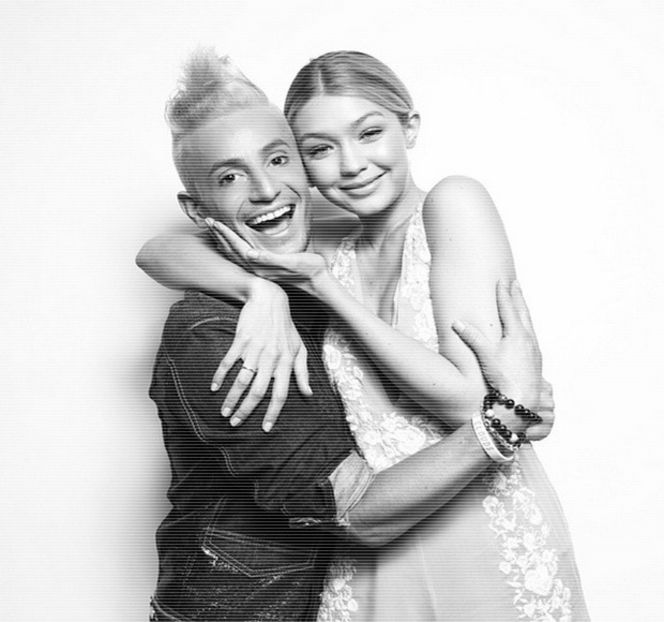 ━ Bineînţeles că era conştientă de manevra pe care Josephine dorea să o facă, şi asta - 19 Pull them panties to the side!