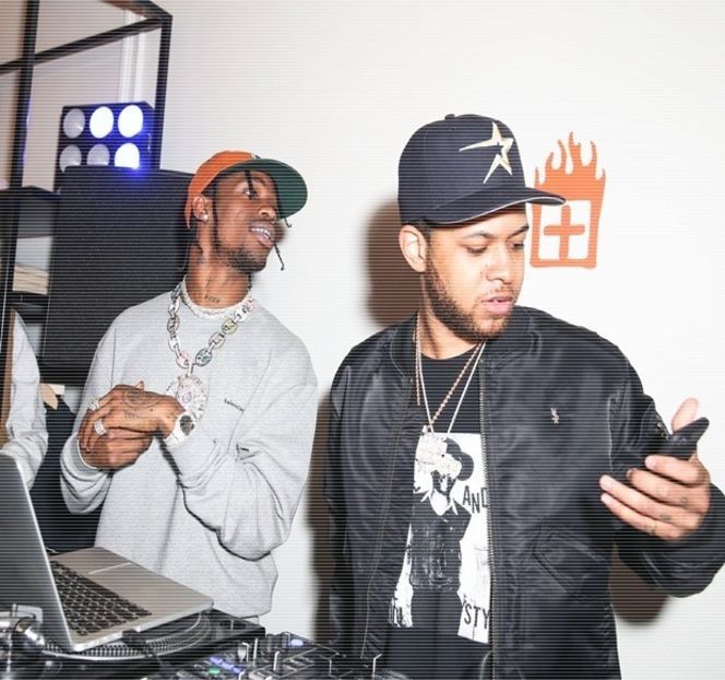 — Al conștientizării situației în sine ce se desfășura între cei doi. Ea sigură pe sine, în ceea - 19 Pull them panties to the side!