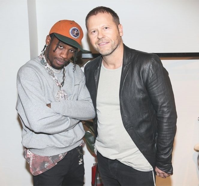 — Spre acesta. „De ce dracu nu aștepți să auzi și partea mea de poveste? De ce te încăpățânezi - 19 Pull them panties to the side!