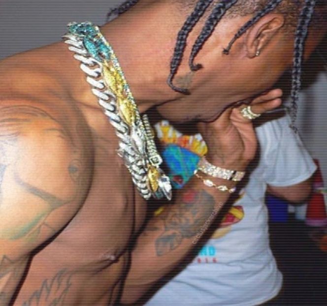 — Pregăteam să fac un duș iar ea a apărut fix în momentul ăla. Nu o știi pe Sonya, da’ așa e - 19 Pull them panties to the side!