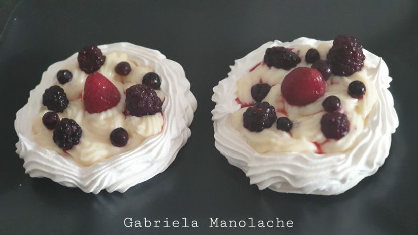  - Pavlova cu crema de vanilie