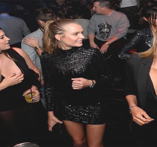 — Dat fiind că picăturile de ploaie prelinse pe propriul chip reprezentau, totodată, un impedi- - 19 Pull them panties to the side!