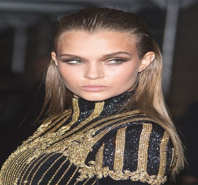 — Apoi să i-l înconjoare, în acest fel partea frontală a corpului având să se preseze de - 19 Pull them panties to the side!