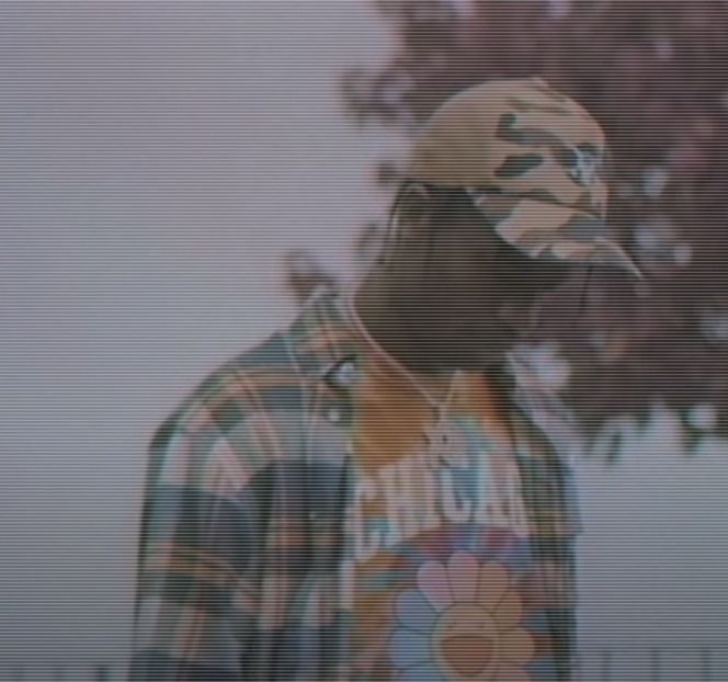 — Reuşeşte de fapt să-i dibuiască acesteia chipul (impedimentul anterior dovedindu-se chiar - 19 Pull them panties to the side!