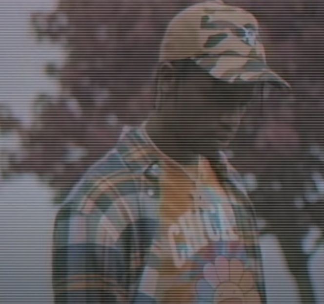 — Altfel de un sunet tipic râsului propriu. „Da.” Cuvântul parcă-i scapă inconştient, căci - 19 Pull them panties to the side!