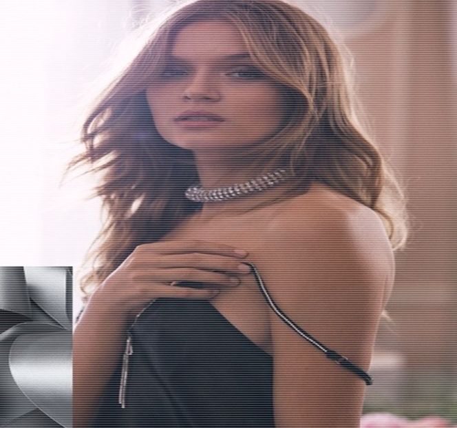 —  În aceeaşi manieră continuă să zâmbească în urma micii glumiţe realizate de către - 19 Pull them panties to the side!