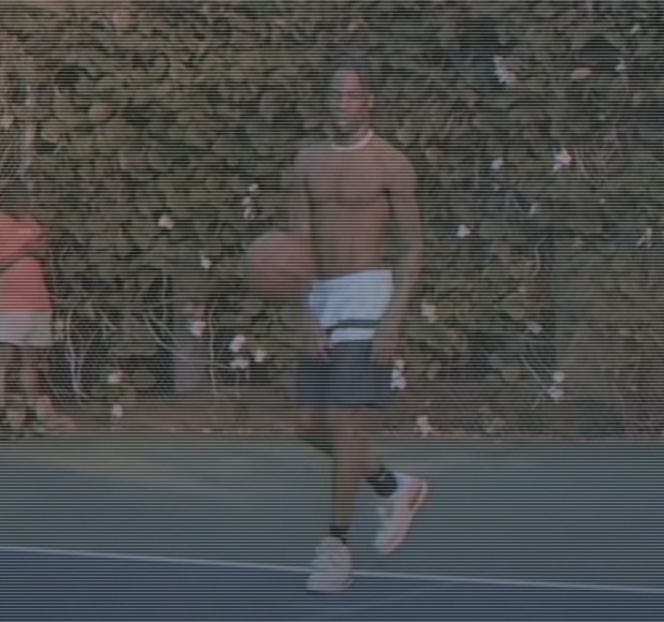 — Ei de a-şi băga pierce-uri în sfârcuri, lucru pe care nici în ziua de astăzi nu-l luase în - 19 Pull them panties to the side!