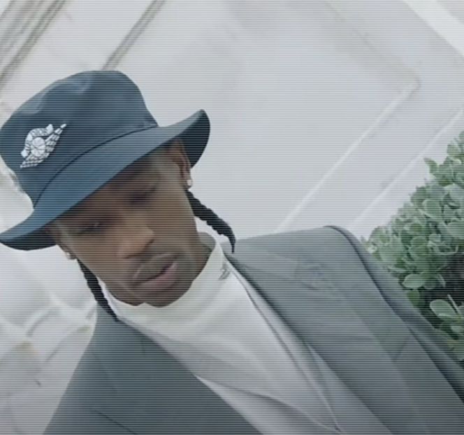 — Forma unui zâmbet ştrengar, concomitent prinzându-i încheieturile palmelor pe care le - 19 Pull them panties to the side!