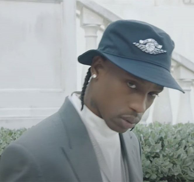 — Asupra chipului ei, sesizează mişcările produse la un nivel mai jos, semn că aceasta - 19 Pull them panties to the side!